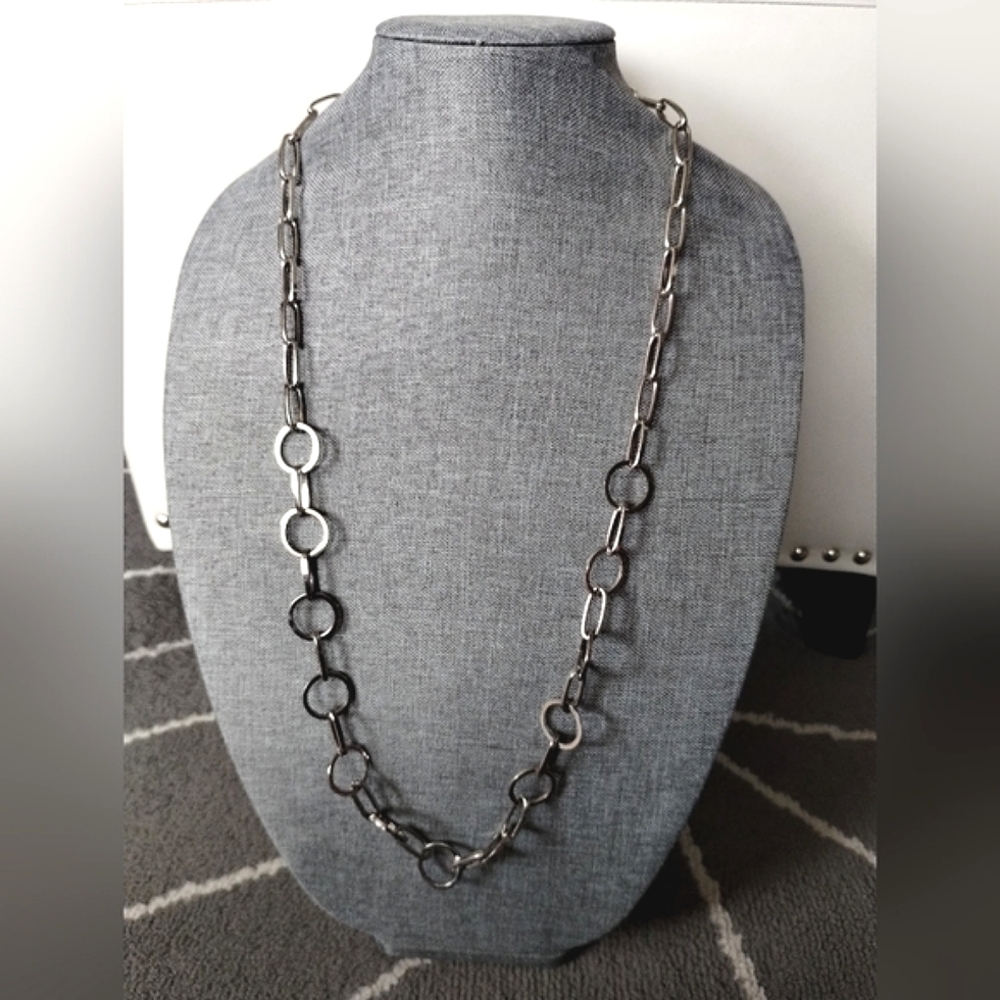 Liz Claiborne Long. Modern, Silver Tone, Link Necklace